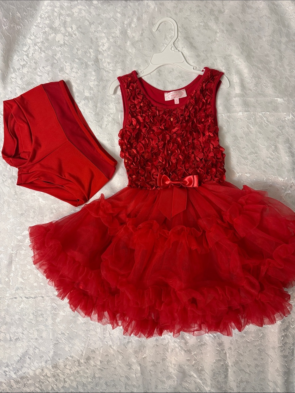 Red Ruffled Tulle girl dance costume with Bow.Size:CM. Like new condition.